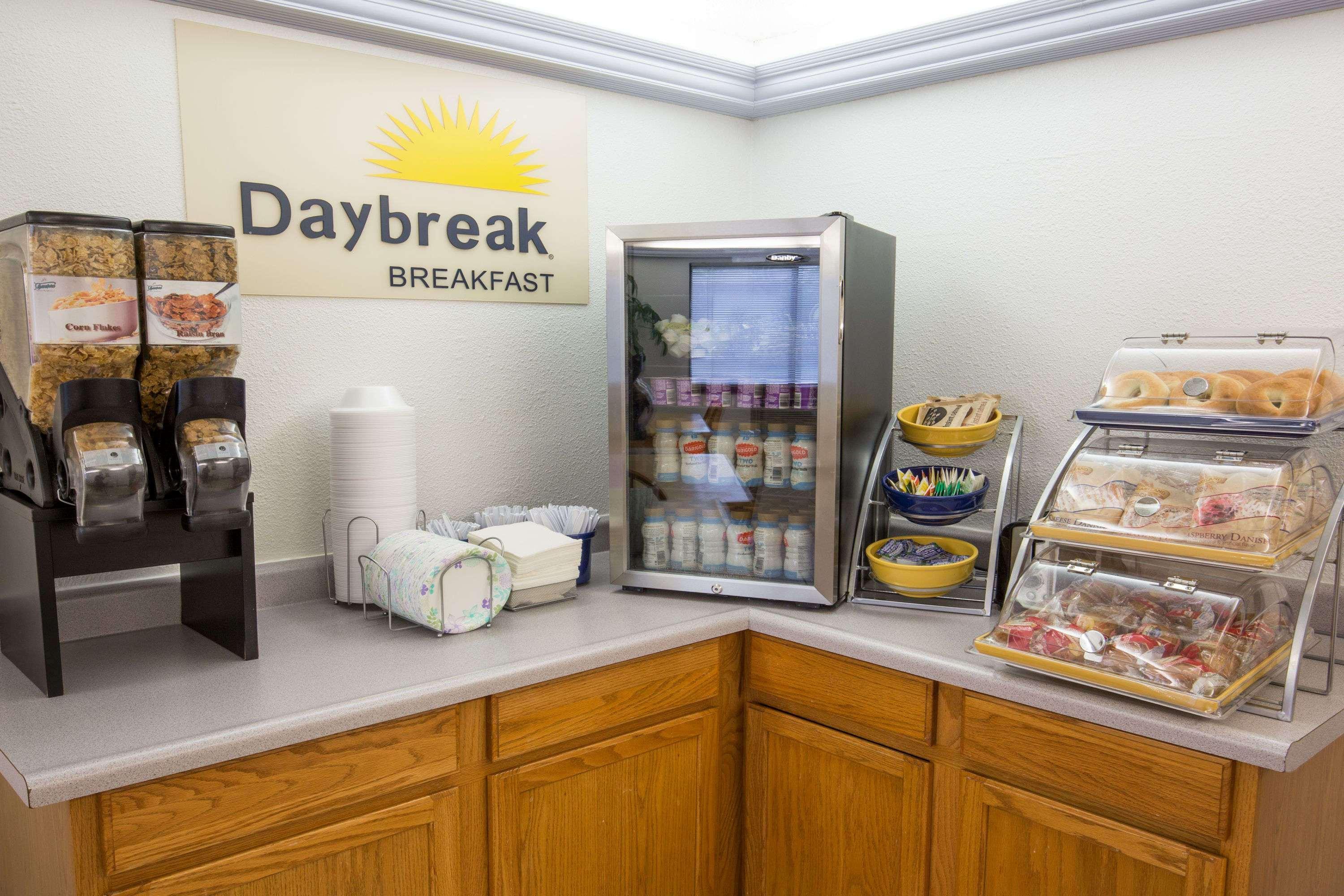 Days Inn By Wyndham Corvallis Bagian luar foto