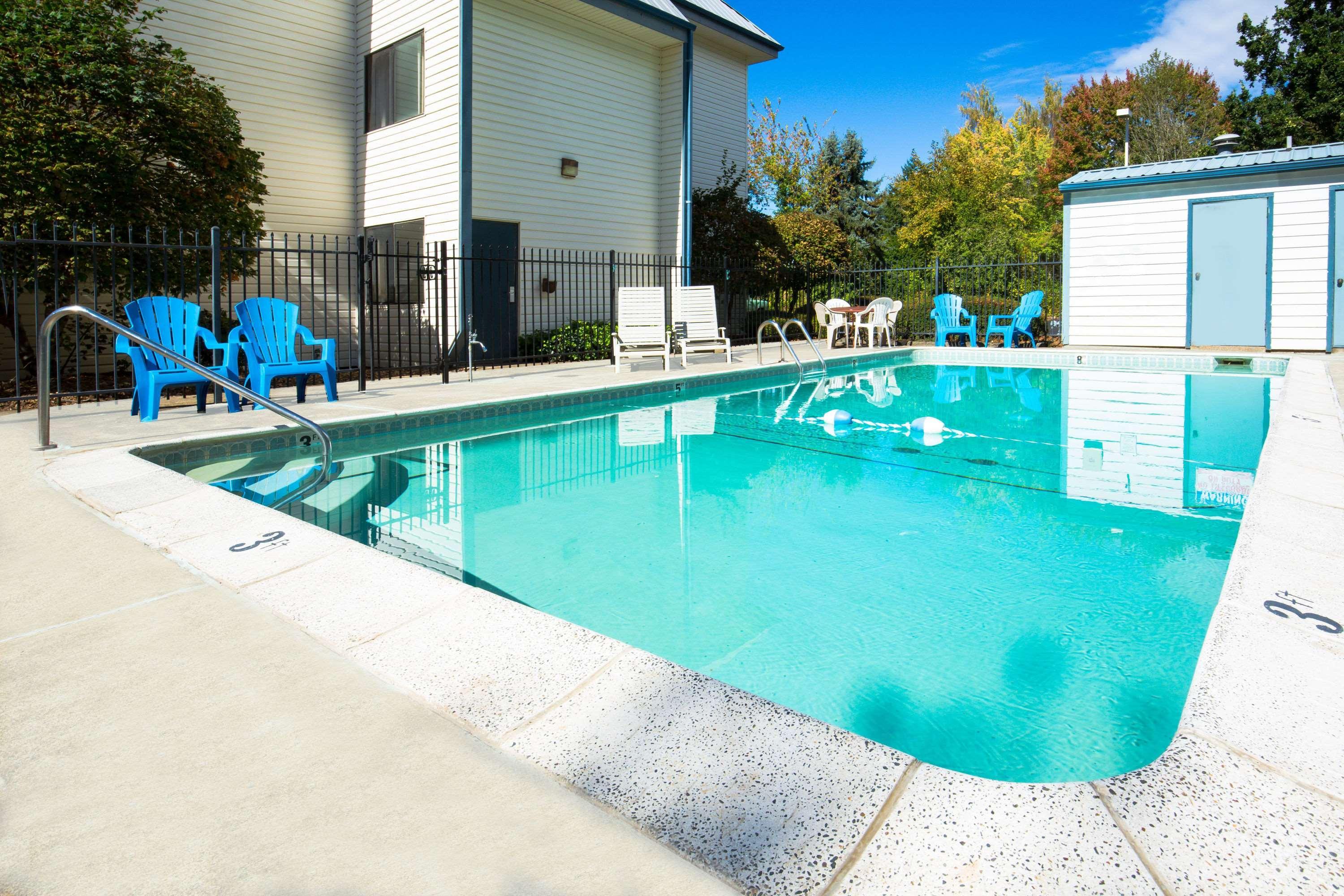 Days Inn By Wyndham Corvallis Bagian luar foto