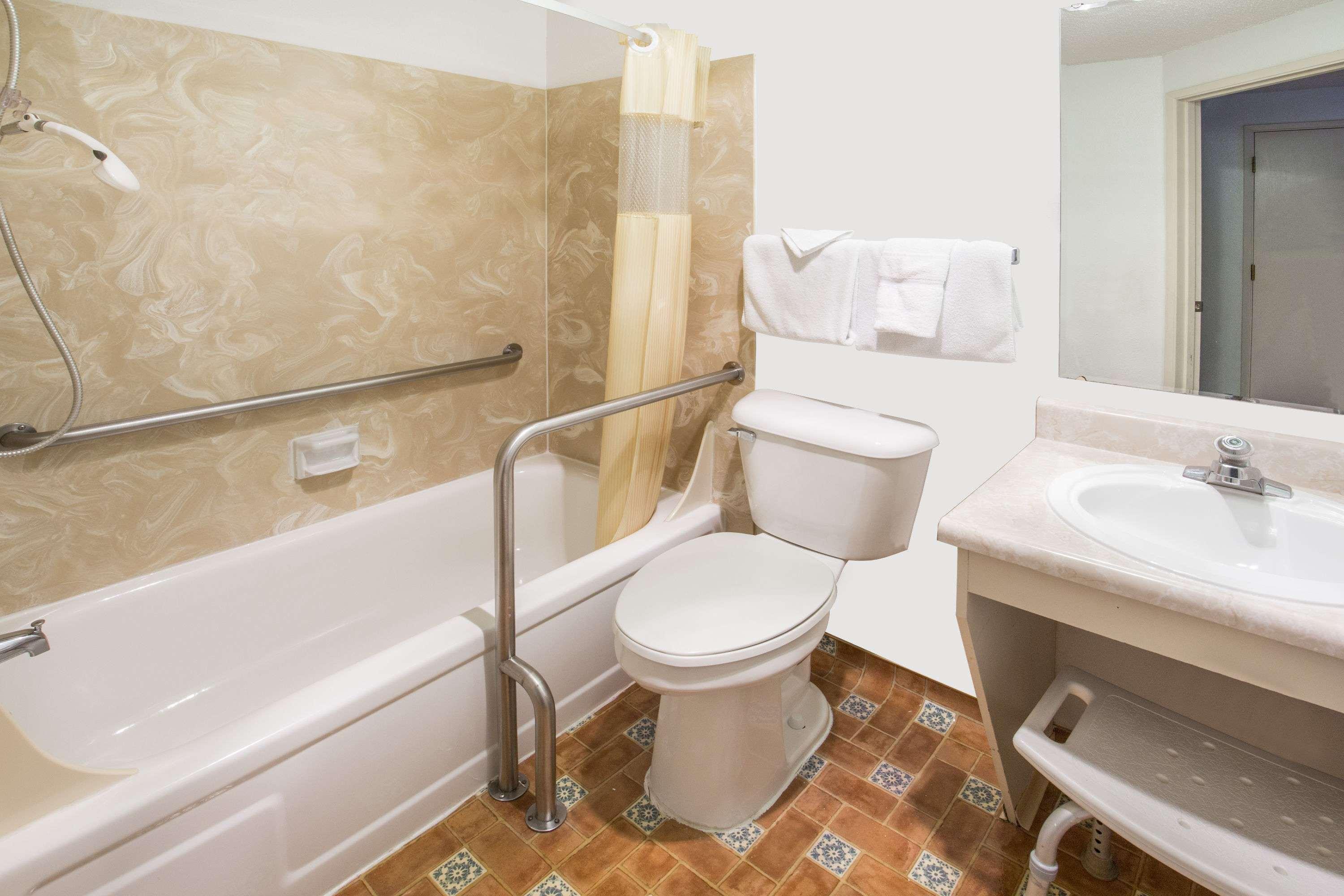 Days Inn By Wyndham Corvallis Bagian luar foto